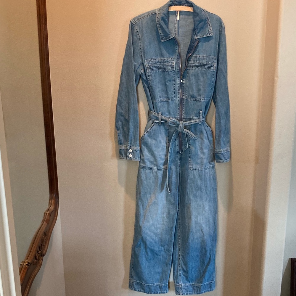 Faded Denim jumpsuit FREE PEOPLE size 10